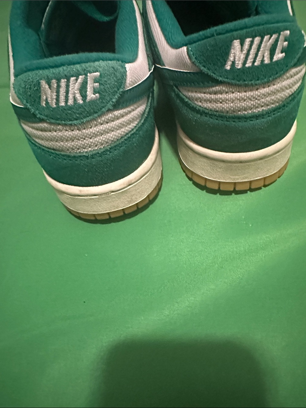 Nike Dunk Low SE "Malachite" sneakers, 9.5 - Picture 9 of 15